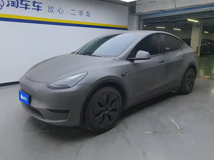 Tesla Model Y — фото 1