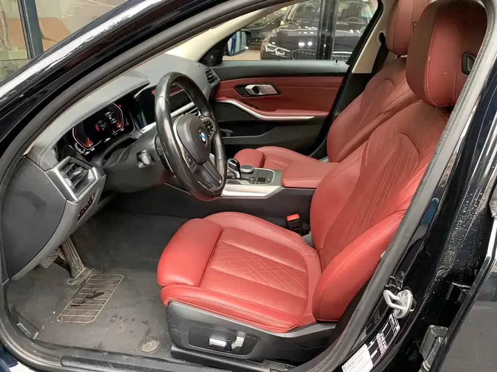 BMW 3 Series 2022 из CN, фото 3