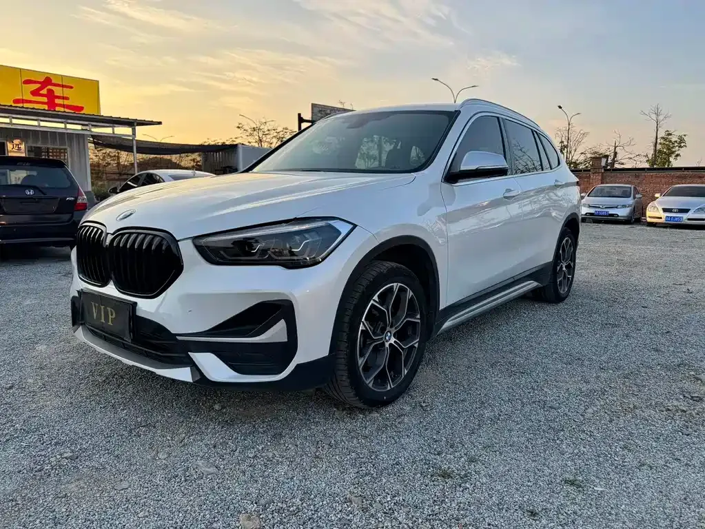 BMW X1 — фото 1