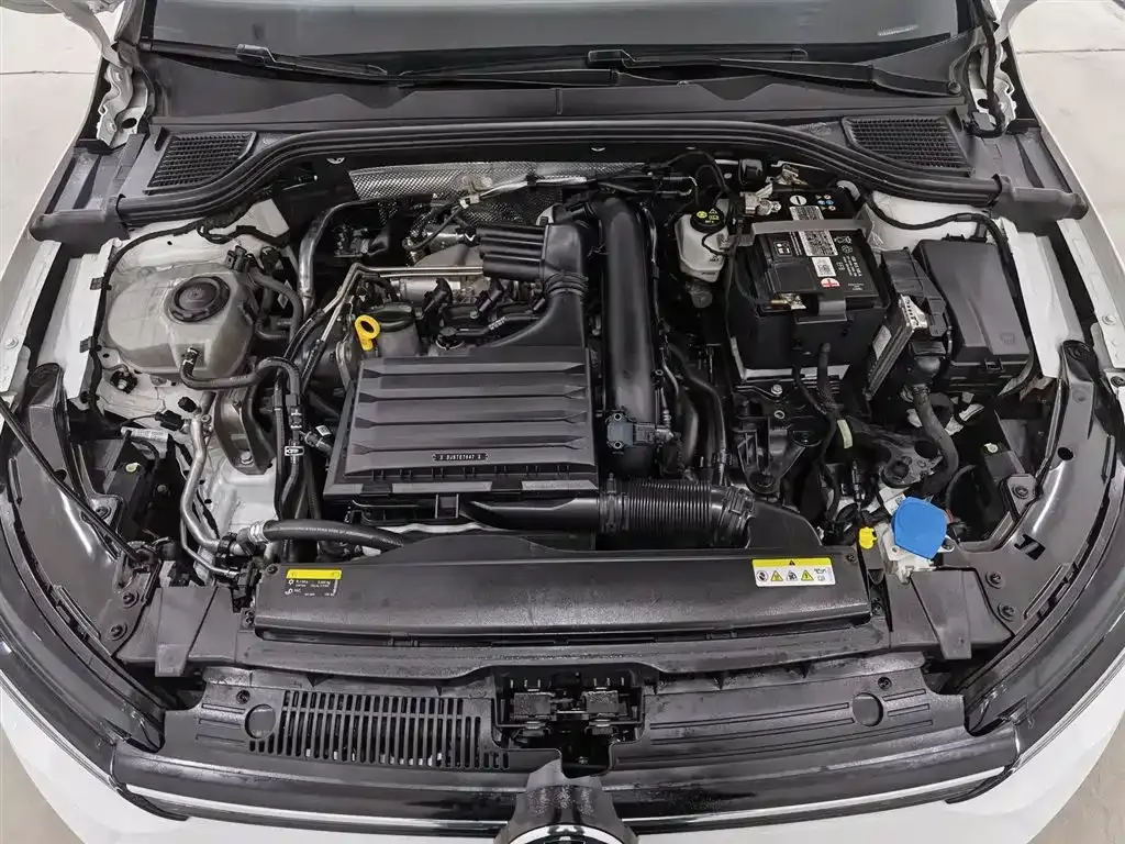 Volkswagen Golf 2023 из CN, фото 10