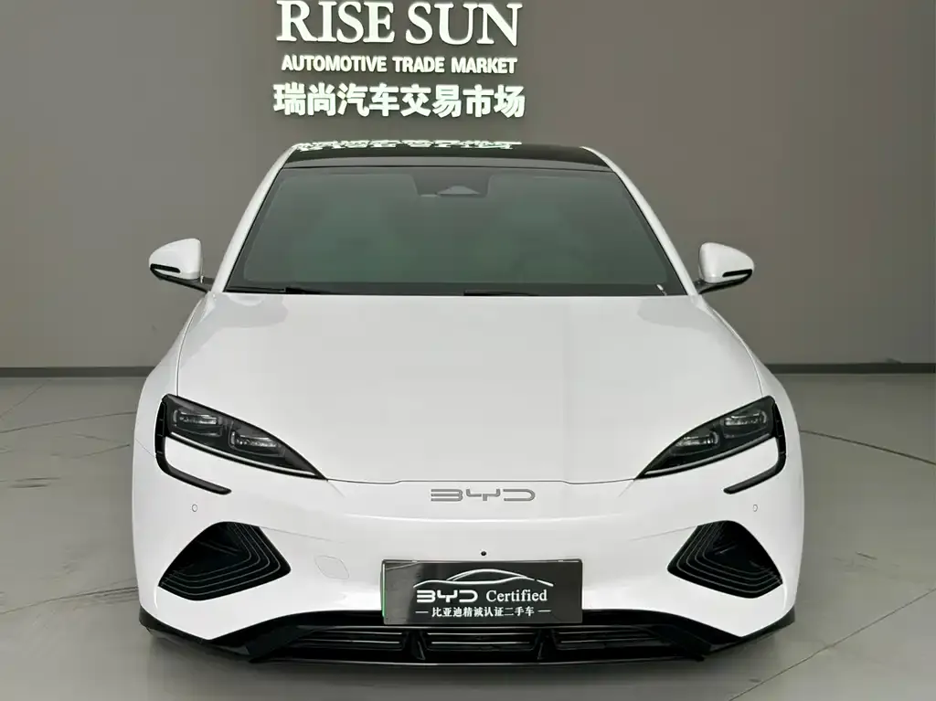 BYD Seal — фото 2