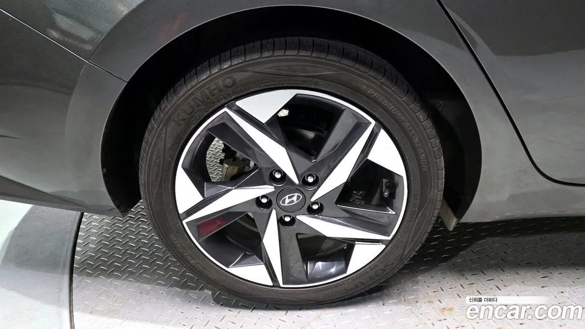 Hyundai AVANTE — фото 3