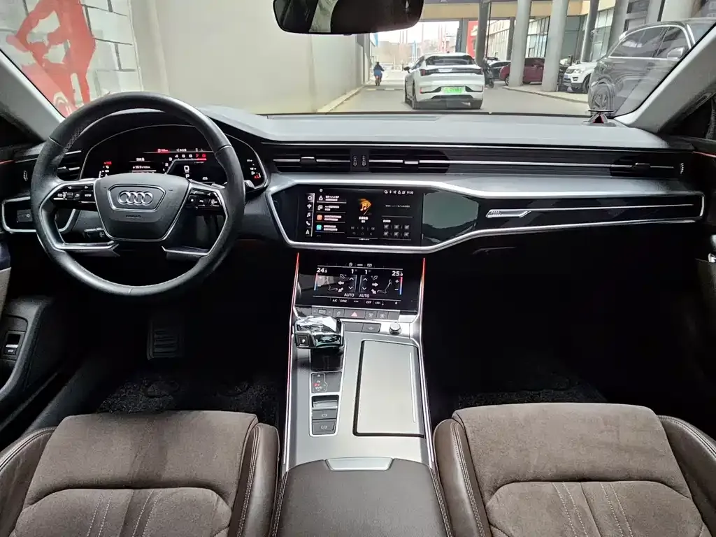 Audi A7L 2024 из CN, фото 6