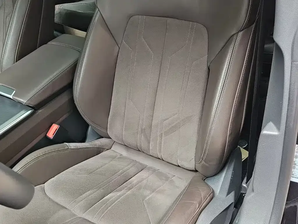 Audi A7L 2024 из CN, фото 2