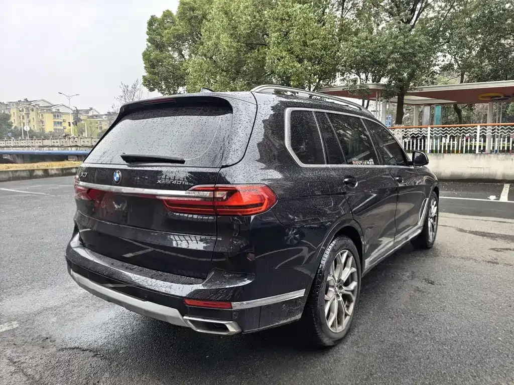 BMW X7 — фото 2
