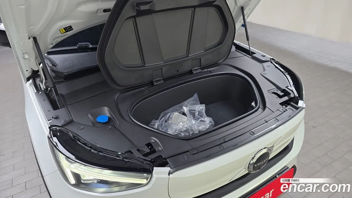 Volvo C40 2023 из KR, фото 5