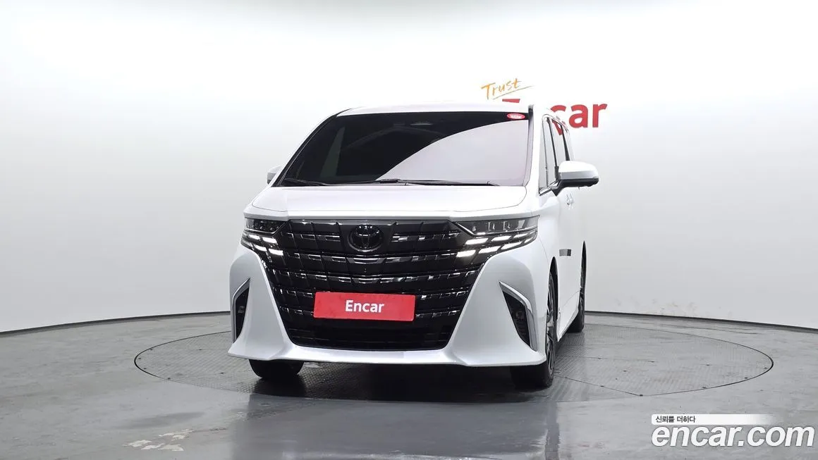 Toyota Alphard — фото 2