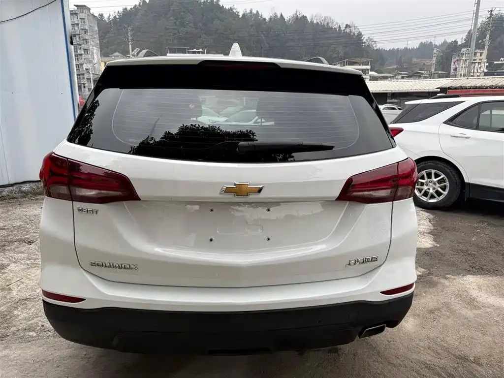 Chevrolet Equinox 2022 из CN, фото 2