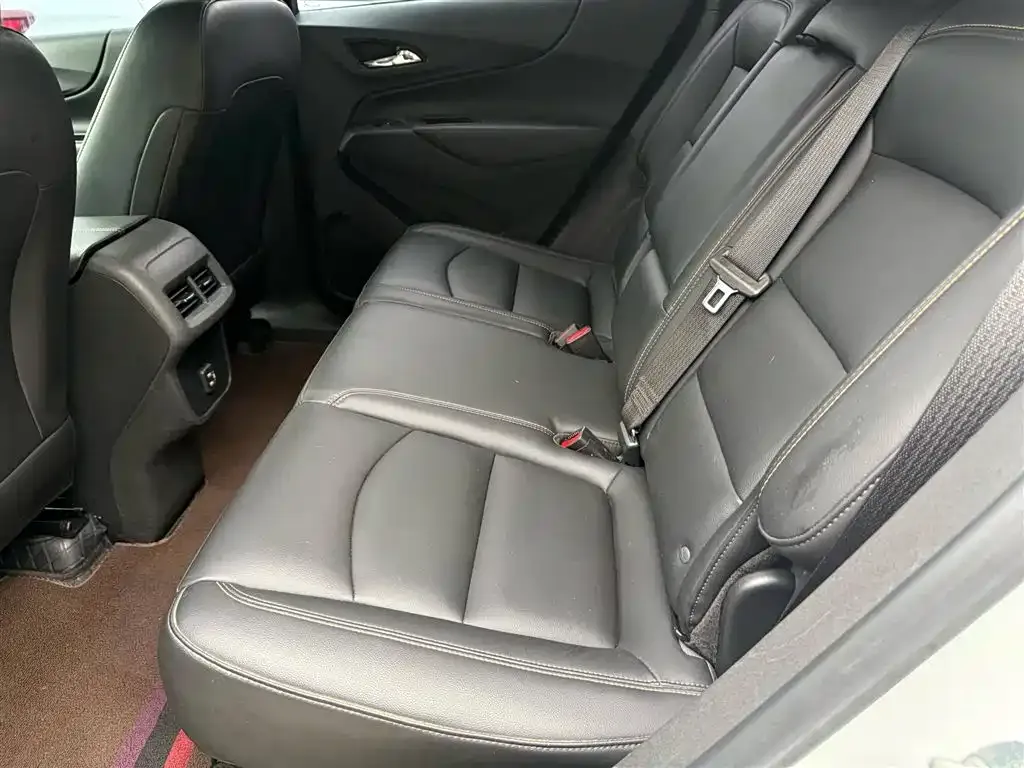 Chevrolet Equinox 2022 из CN, фото 7