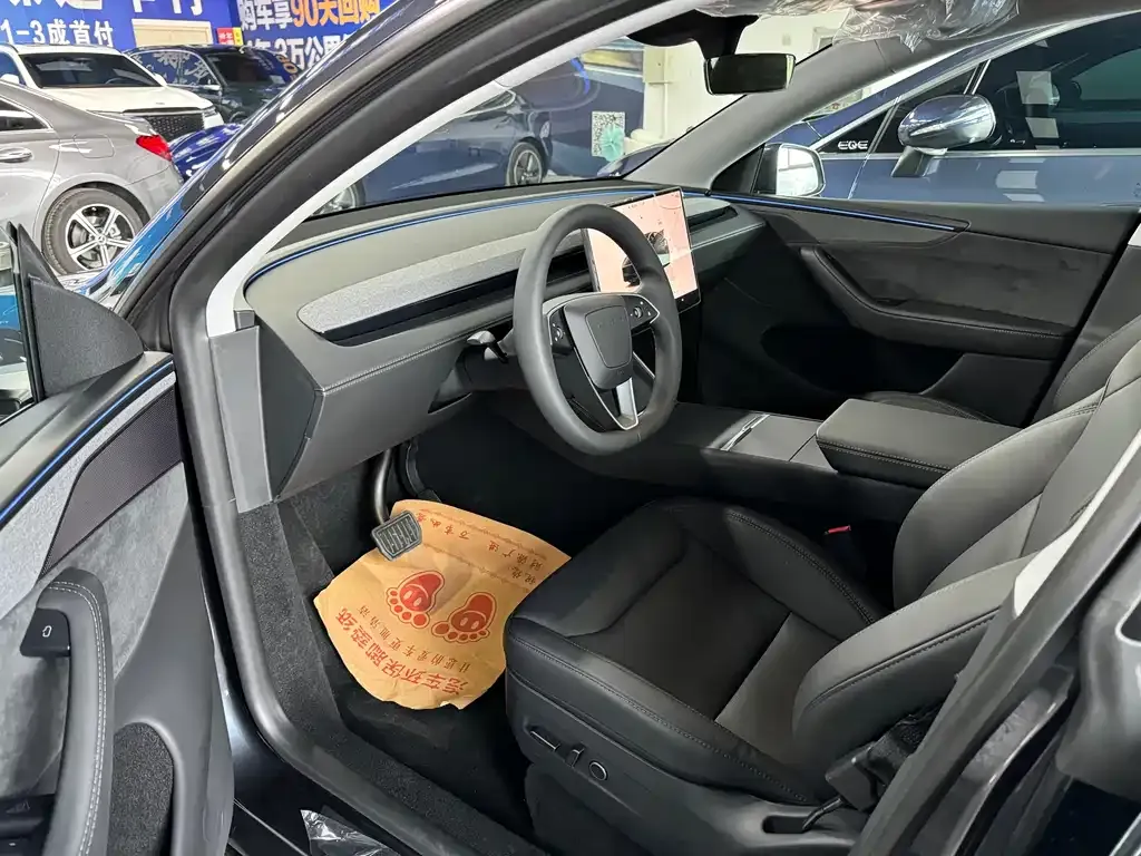 Tesla Model Y — фото 2