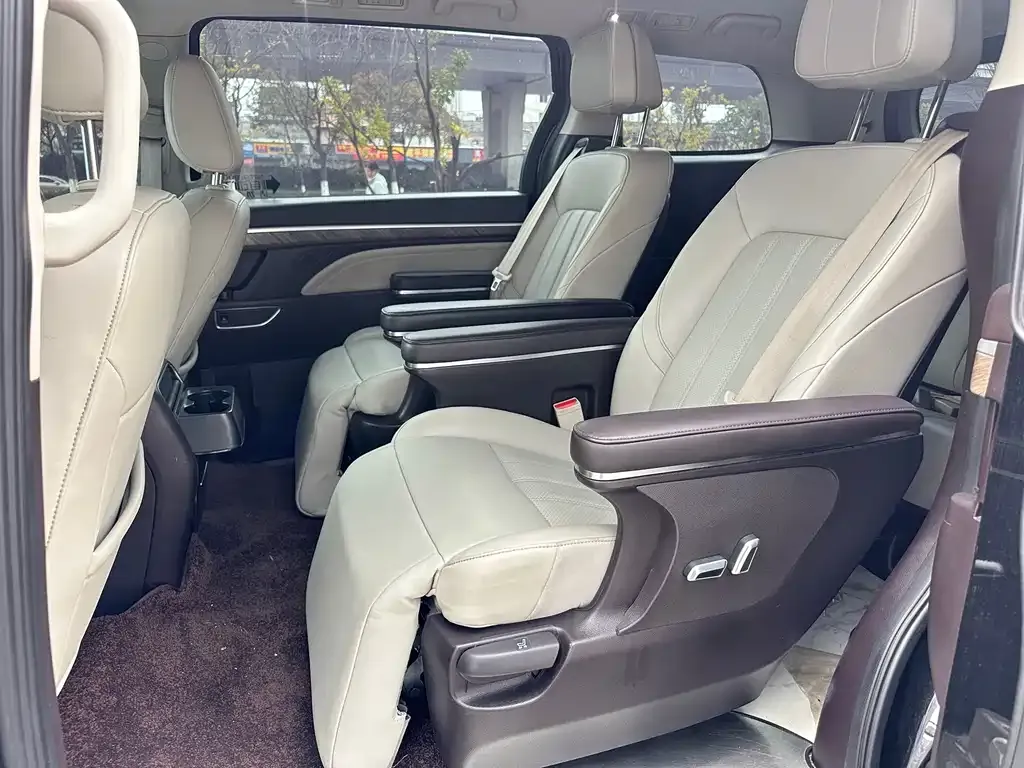 GAC Motor Trumpchi M8 — фото 3