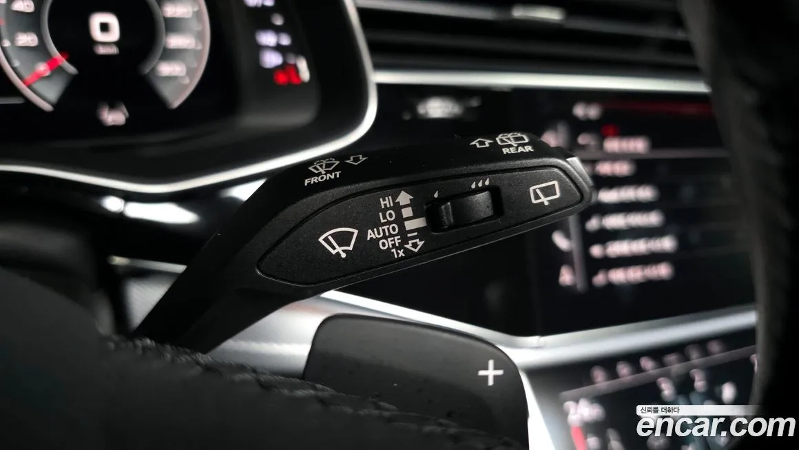 Audi Q8 2021 из KR, фото 3