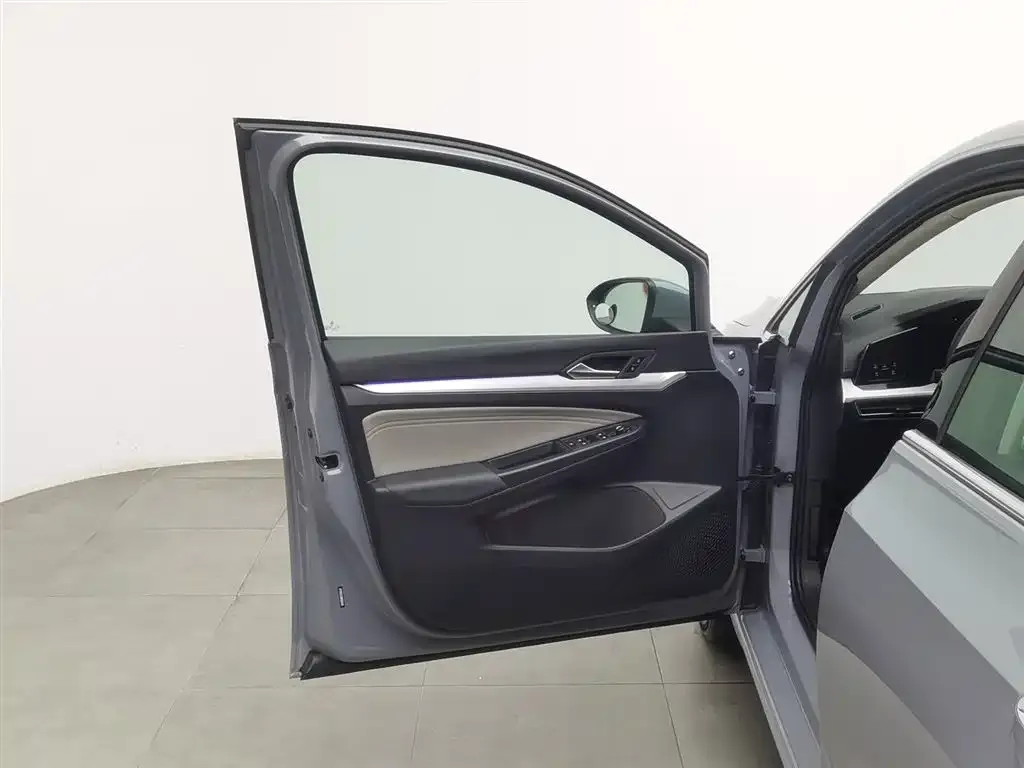 Volkswagen Golf 2022 из CN, фото 7