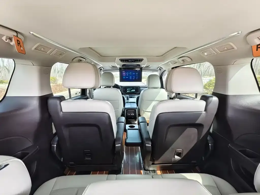 GAC Motor Trumpchi M8 — фото 2