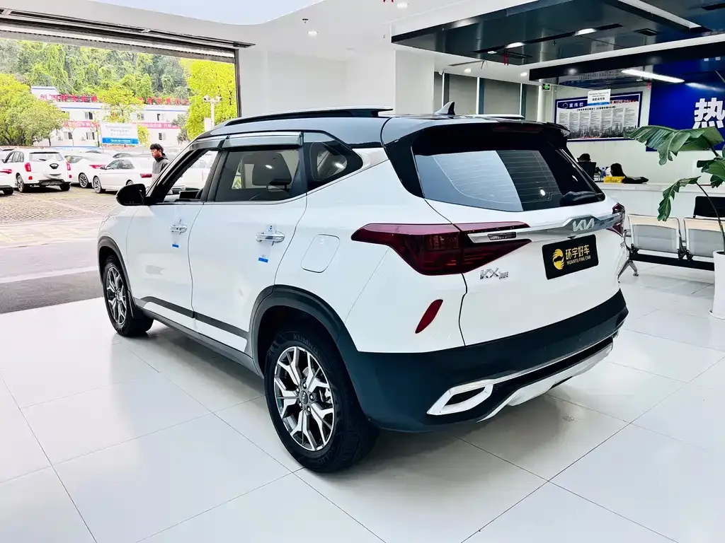 Kia KX3 2022 из CN, фото 4