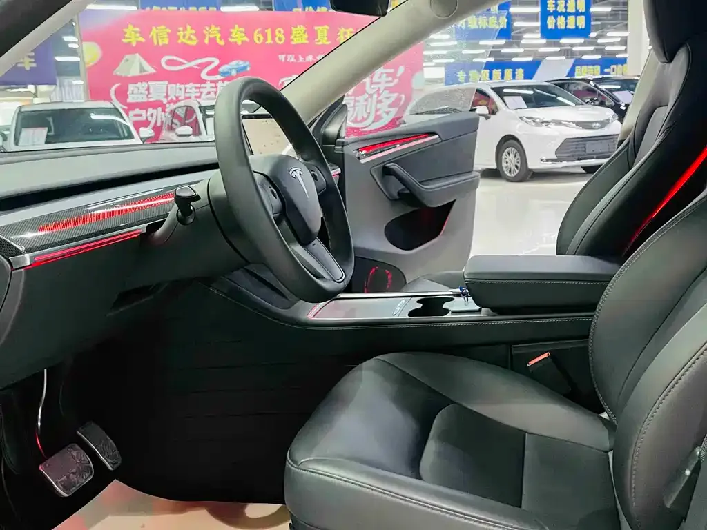 Tesla Model Y — фото 4