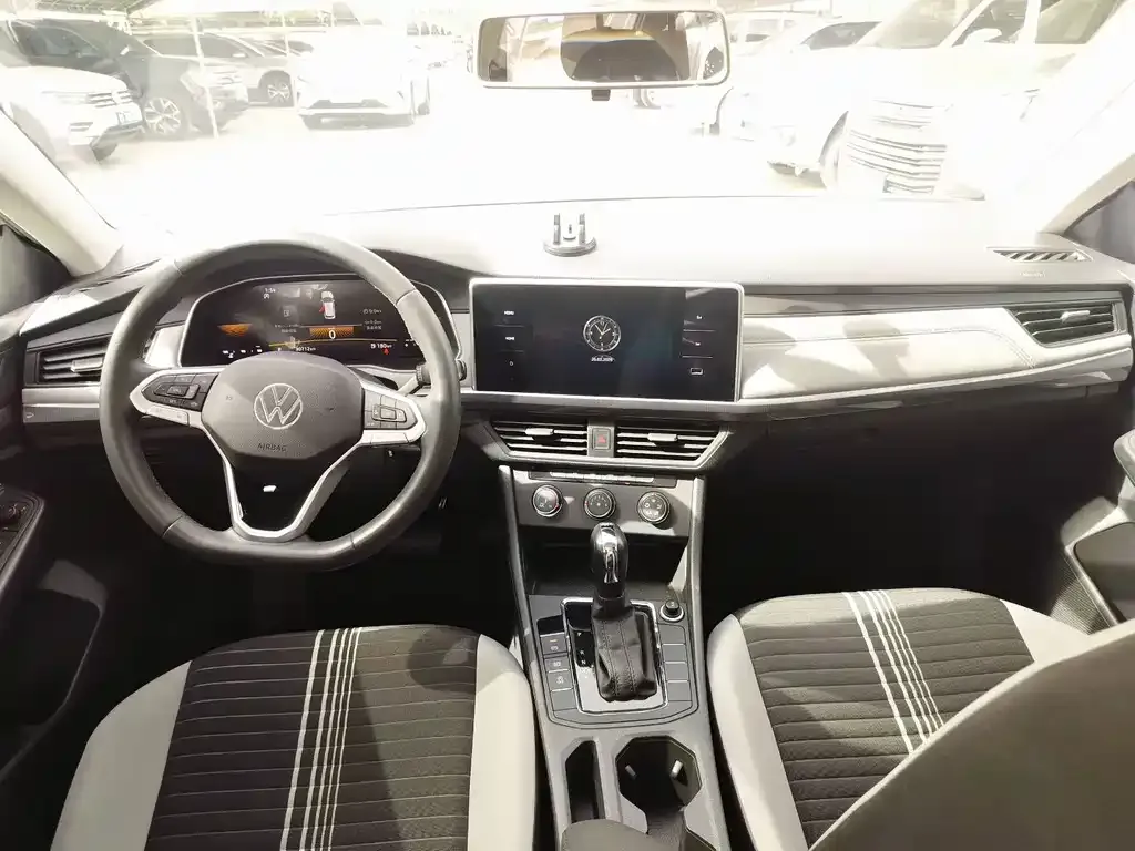 Volkswagen Bora 2024 из CN, фото 5