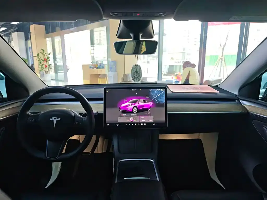 Tesla Model Y — фото 4