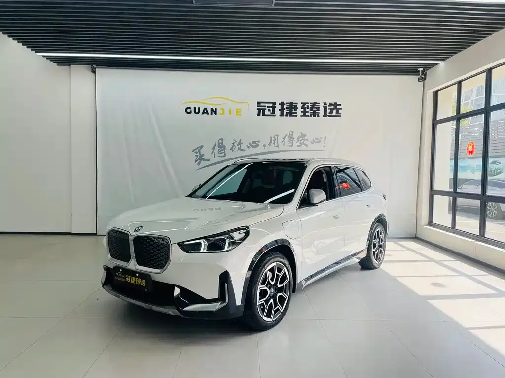 BMW iX1 2024 из CN, фото 1