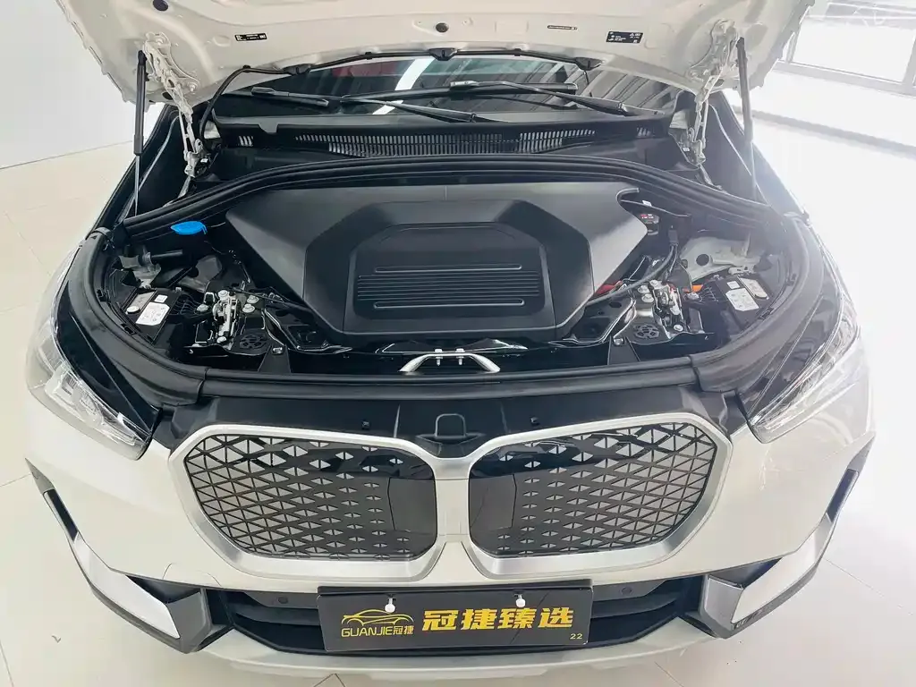 BMW iX1 2024 из CN, фото 7
