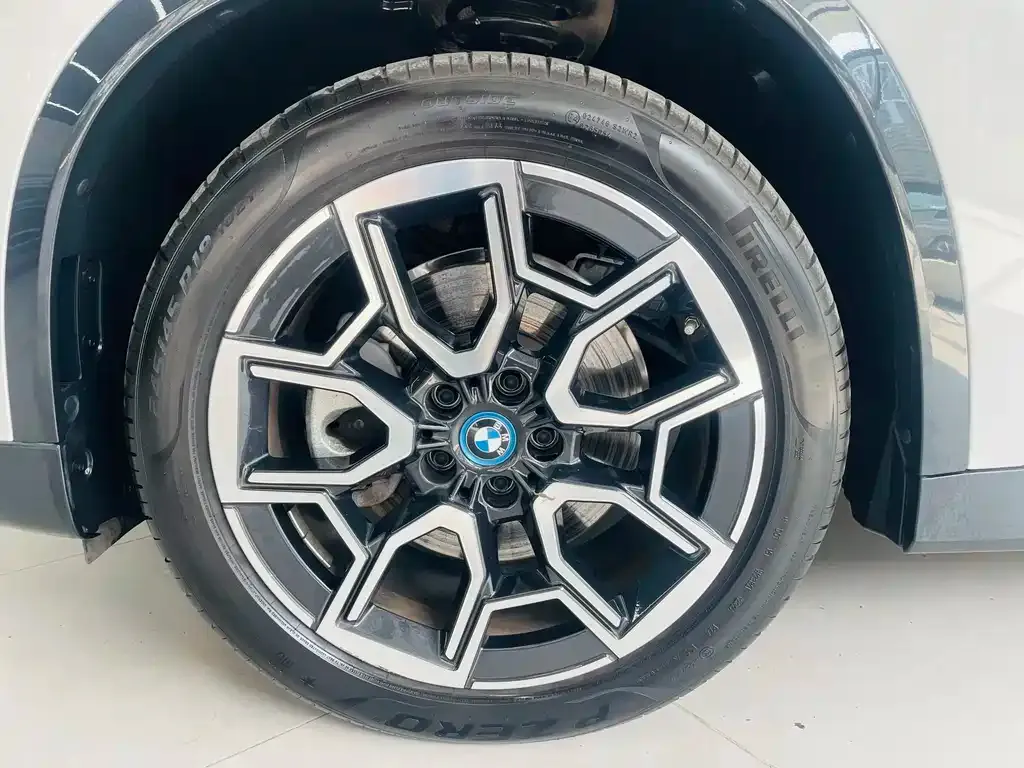 BMW iX1 2024 из CN, фото 10