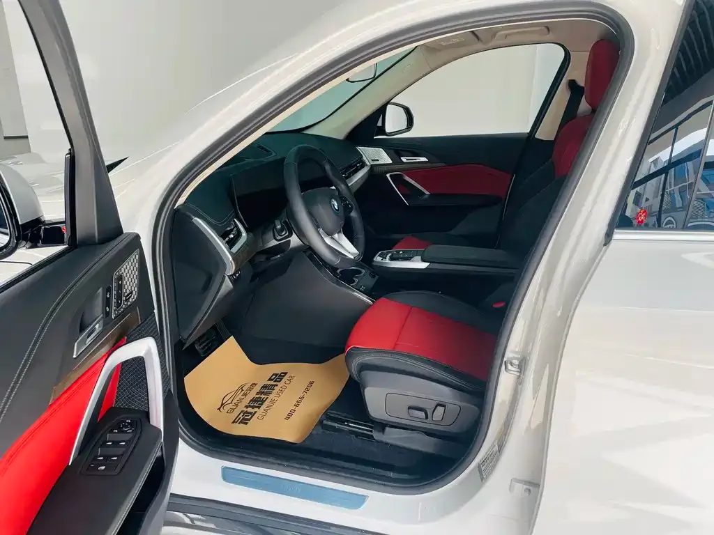 BMW iX1 2024 из CN, фото 3