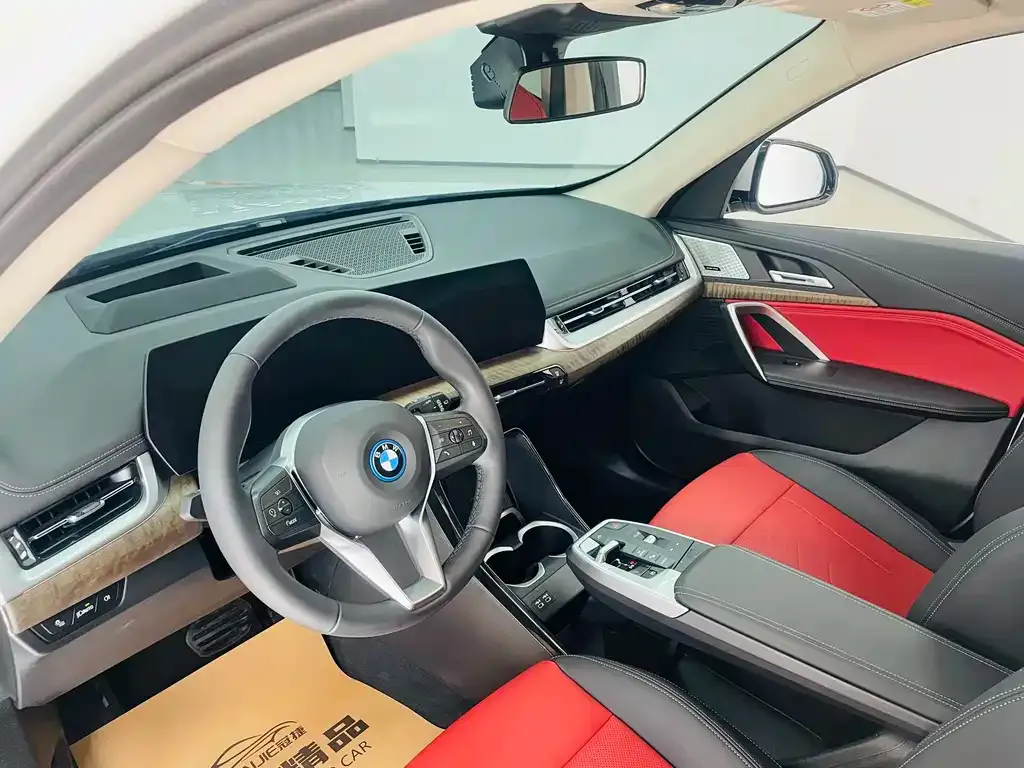 BMW iX1 2024 из CN, фото 9