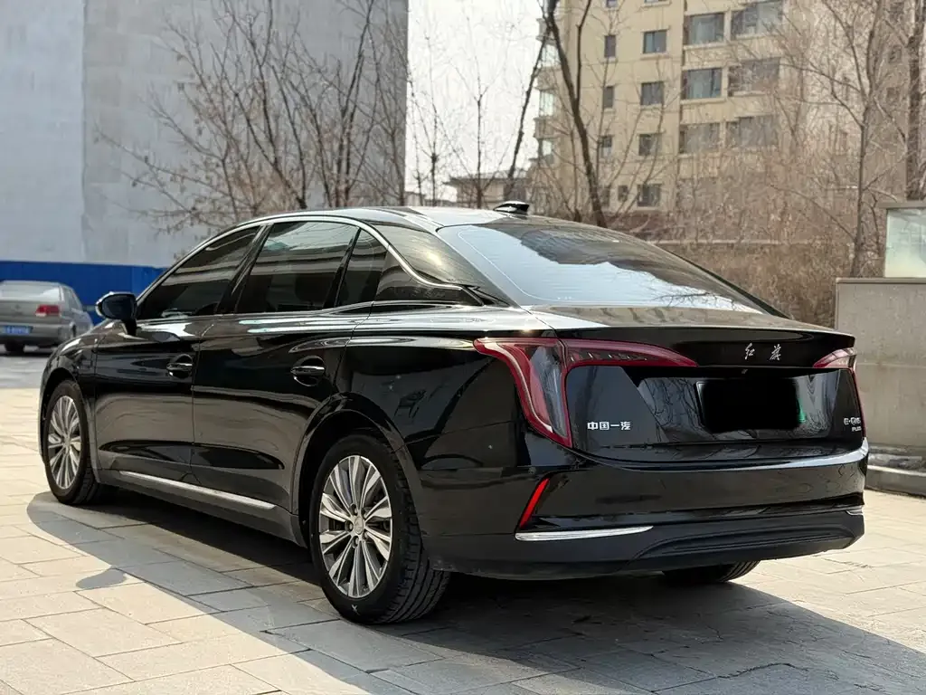 Hongqi E-QM5 2023 из CN, фото 2