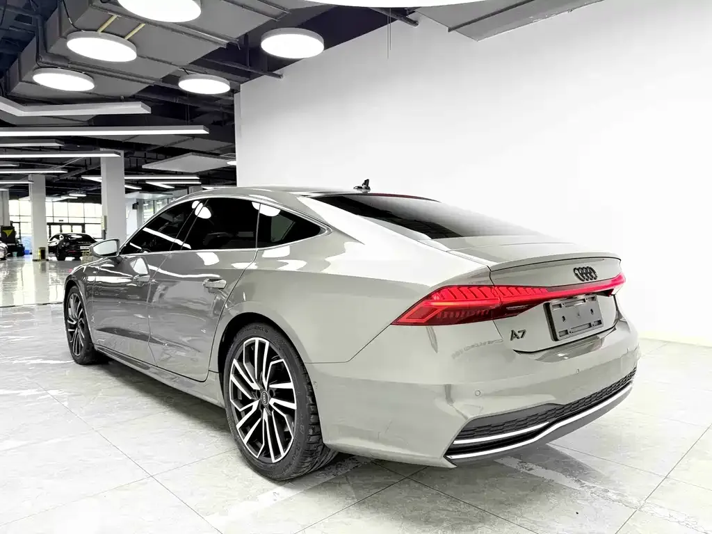 Audi A7 — фото 7