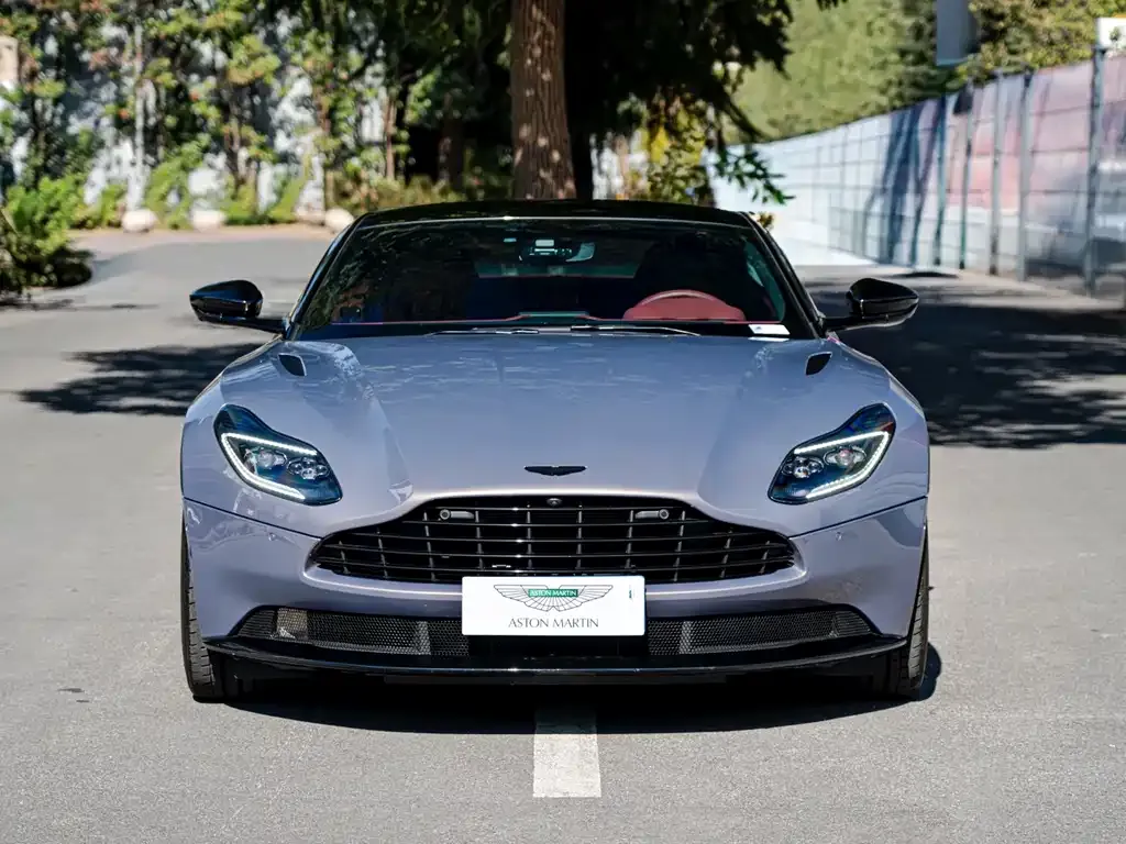 Aston Martin DB11 2022 из CN, фото 10
