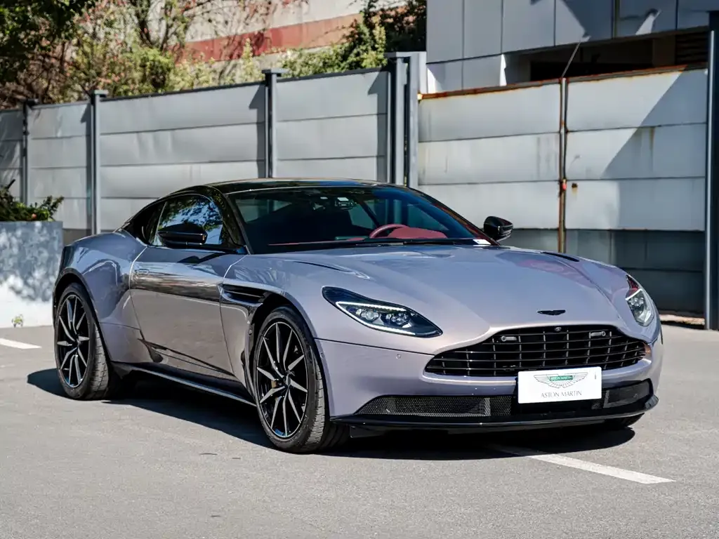 Aston Martin DB11 2022 из CN, фото 5