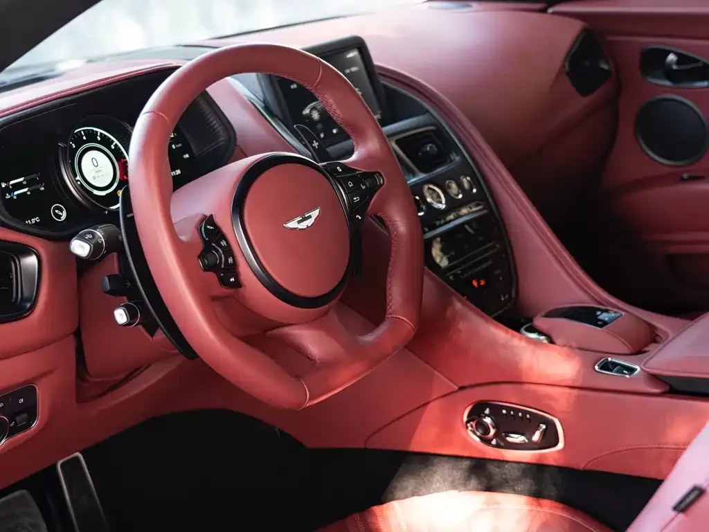 Aston Martin DB11 2022 из CN, фото 8