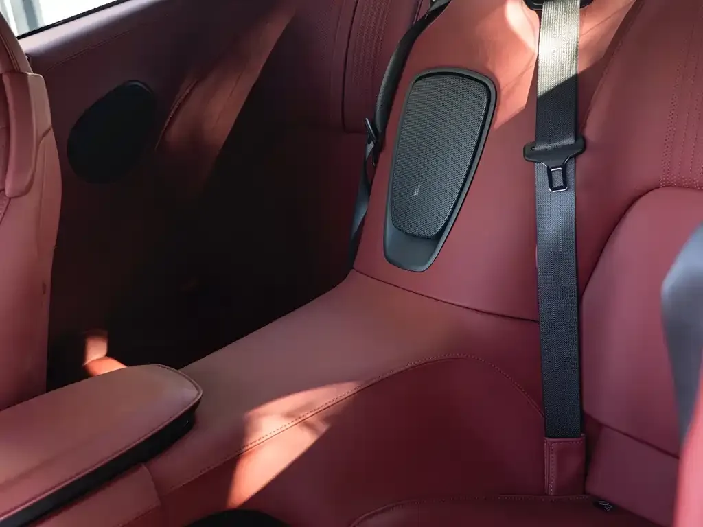 Aston Martin DB11 2022 из CN, фото 2