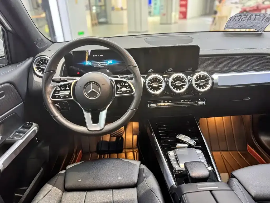 Mercedes-Benz GLB — фото 10