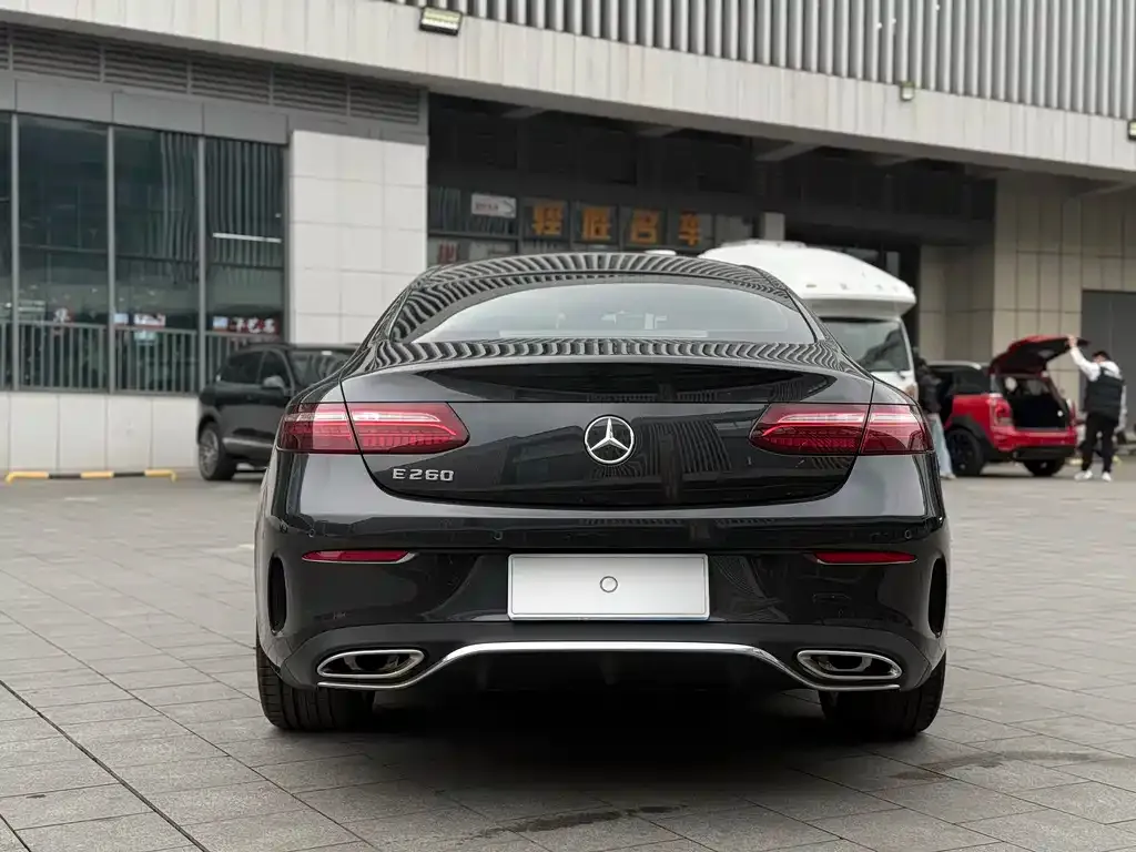 Mercedes-Benz E-Class (Import) — фото 3