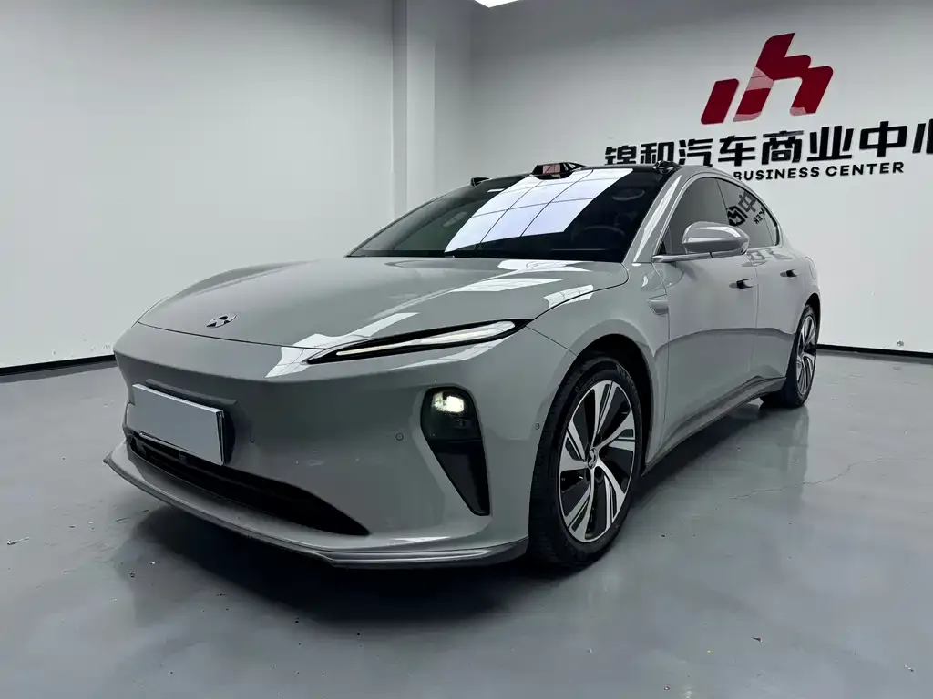NIO ET5