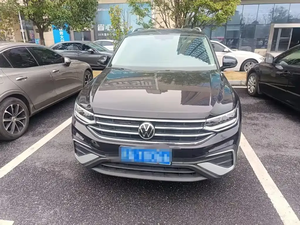 Volkswagen Tiguan L 2023 из CN, фото 8