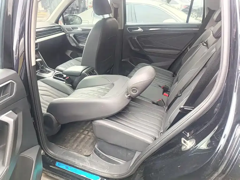 Volkswagen Tiguan L 2023 из CN, фото 2