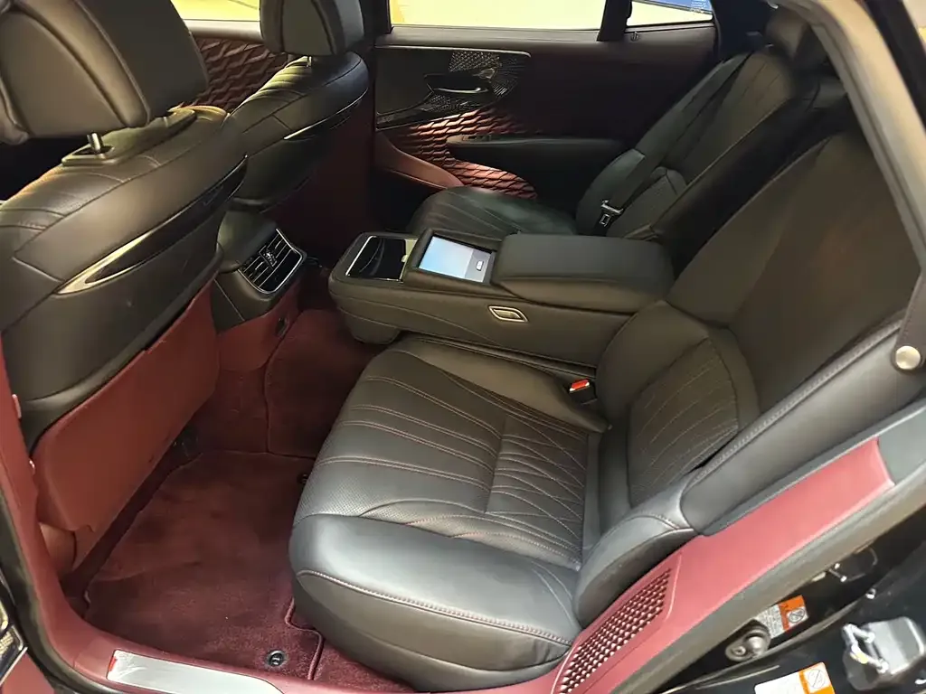 Lexus LS 2023 из CN, фото 4