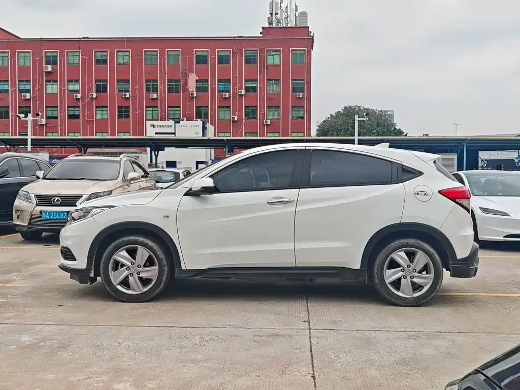 Honda Vezel 2021 из CN, фото 9