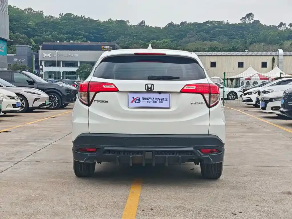 Honda Vezel 2021 из CN, фото 10