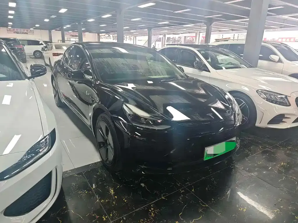 Tesla Model 3 — фото 10
