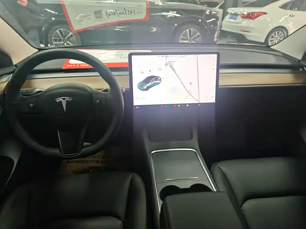 Tesla Model 3 — фото 2