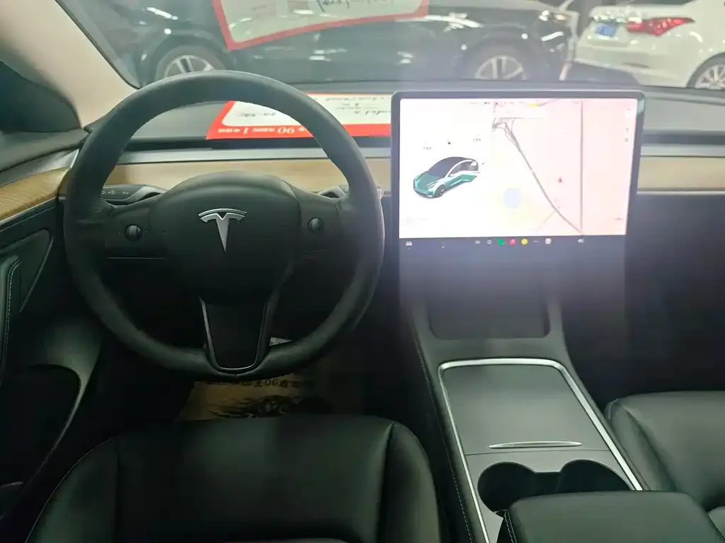 Tesla Model 3 — фото 3