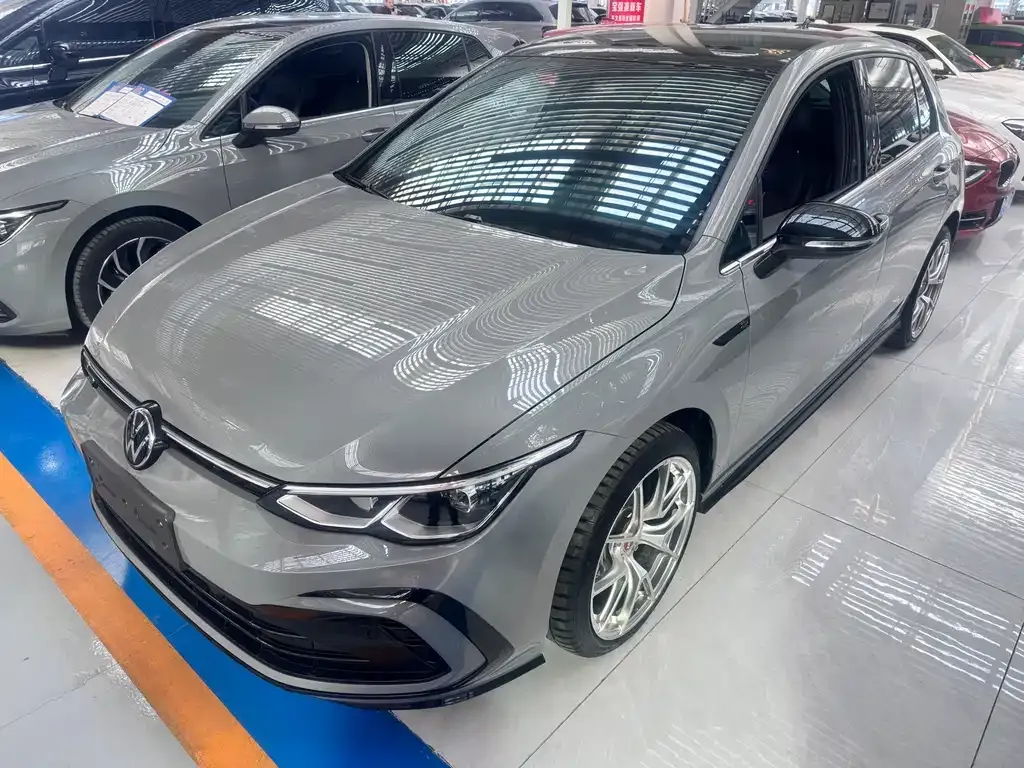 Volkswagen Golf 2023 из CN, фото 1