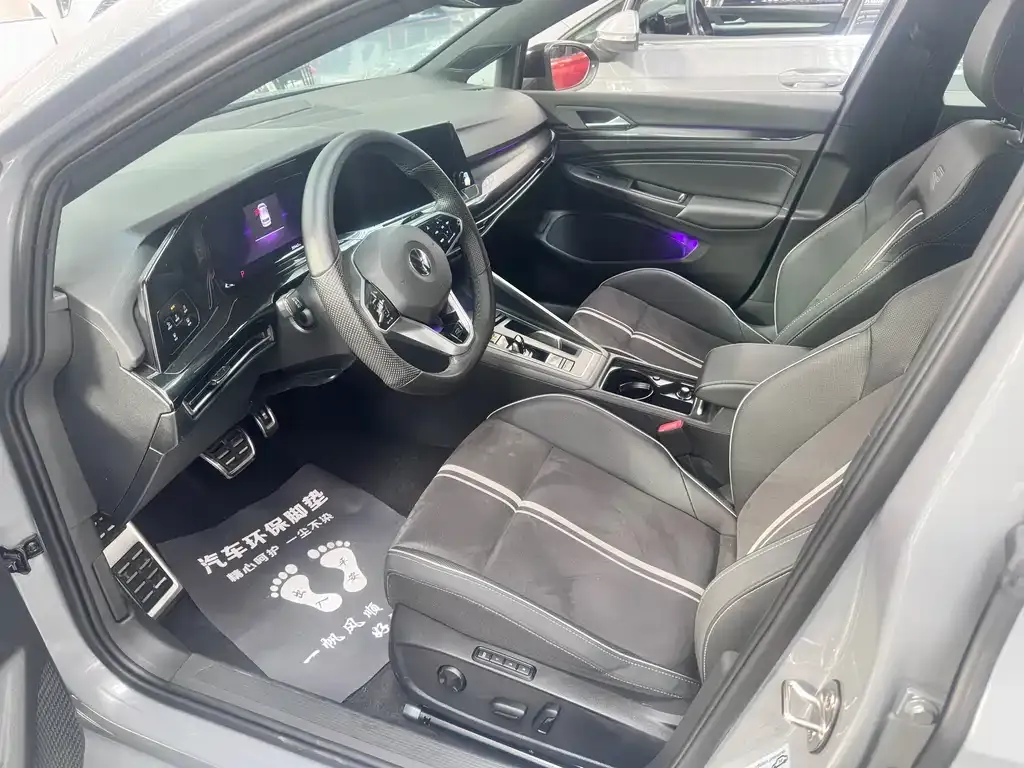 Volkswagen Golf 2023 из CN, фото 5