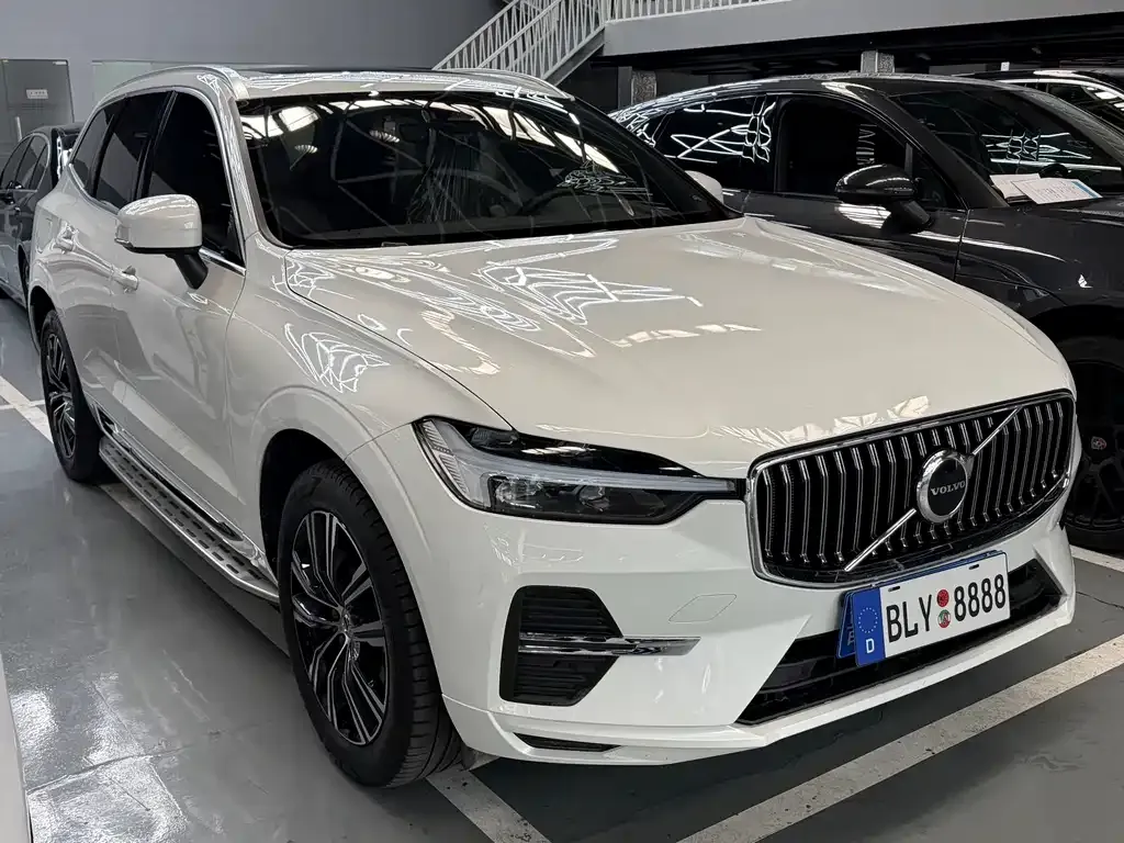 Volvo XC60 — фото 10