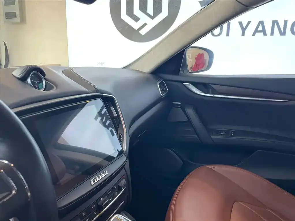 Maserati Ghibli — фото 4
