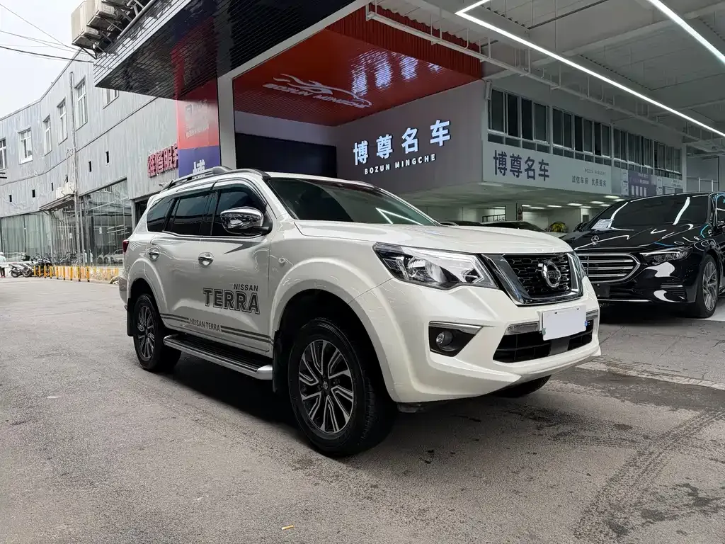 Nissan Terra — фото 5