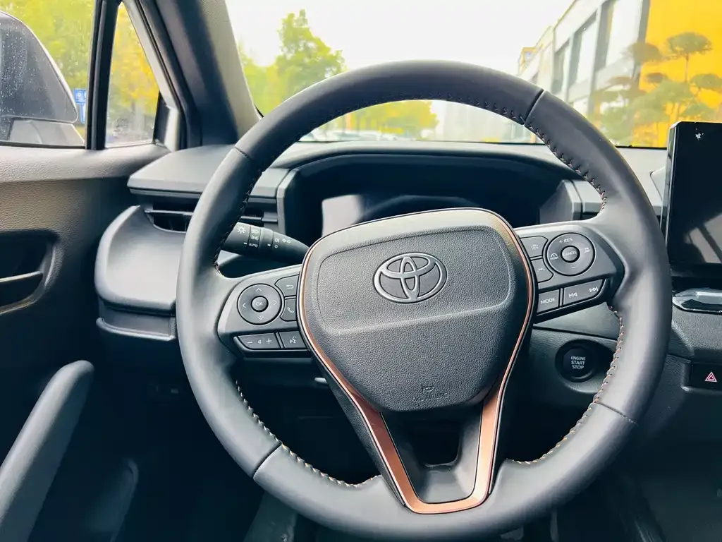 Toyota Frontlander — фото 10